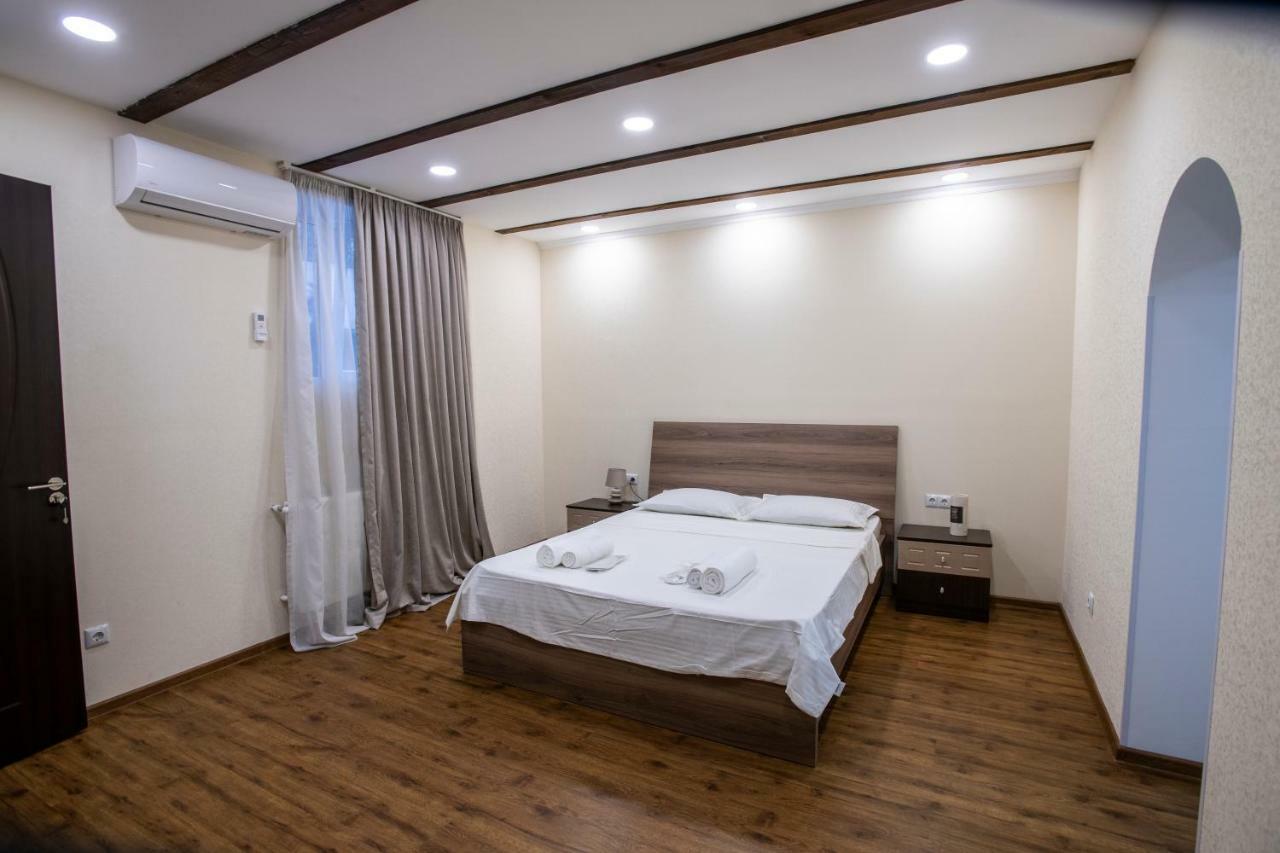 Dada - Cozy Apartment In The Center Of Tbilisi Exterior photo
